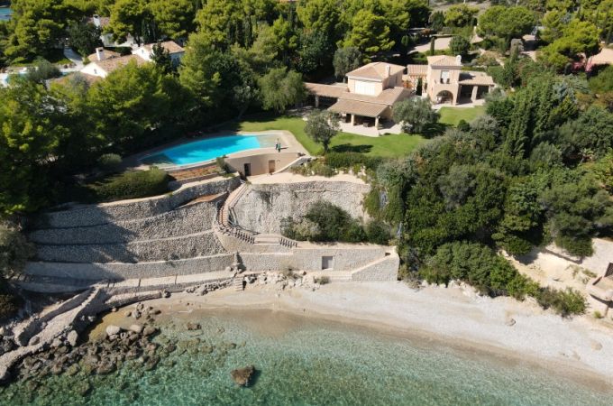 VILLA AMPHION