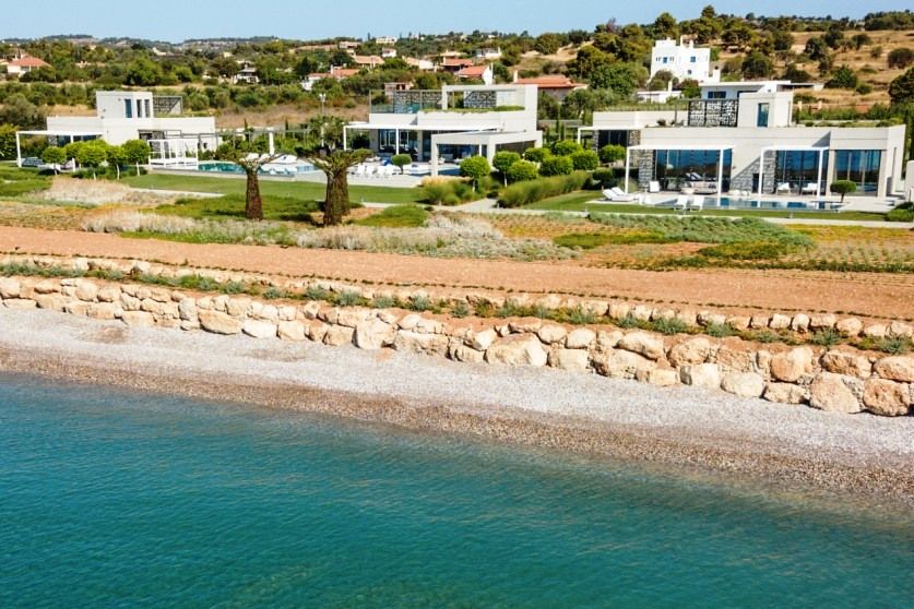 VILLA HOURGLASS